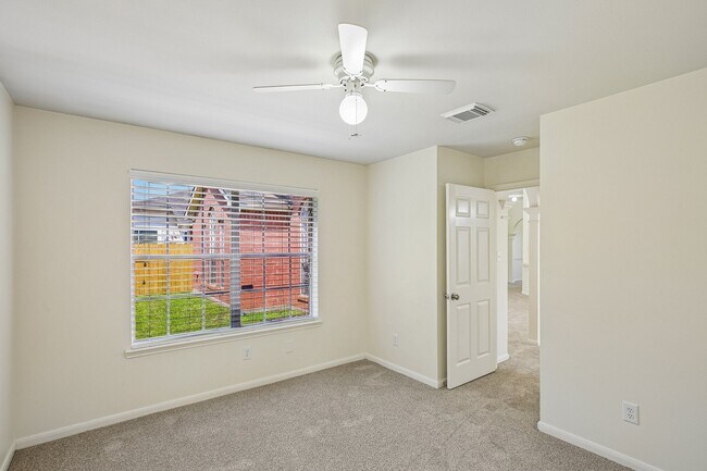Building Photo - 16911 Bouldgreen