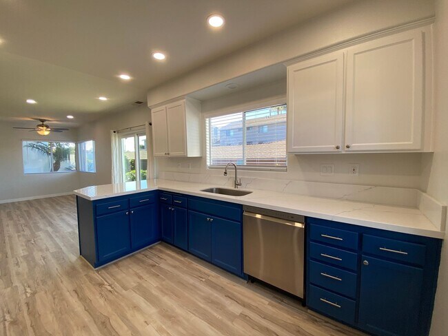 Building Photo - Beautiful Remodeled Home in Carlsbad Village!