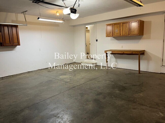Building Photo - 5117 Rising Oak Ct