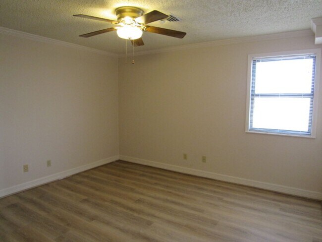 Building Photo - 1400 Ocean Dr