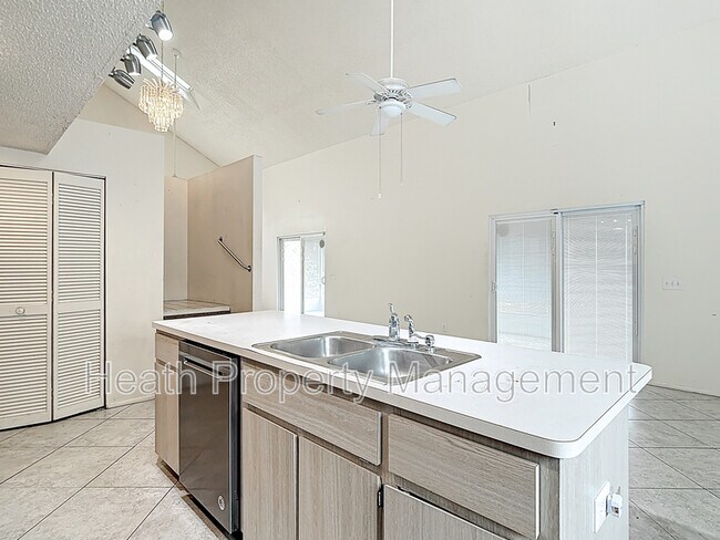 Building Photo - 13918 Raie Ave