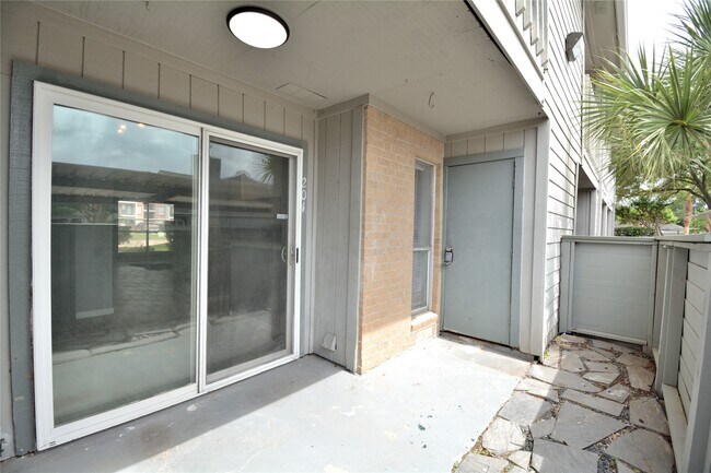 Building Photo - 260 El Dorado Blvd