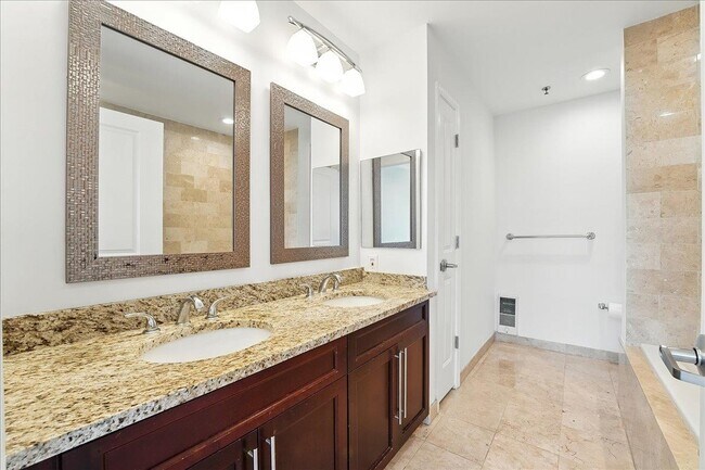 Building Photo - 15 FREEDOM Way