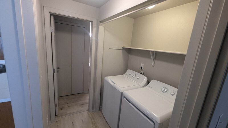 Building Photo - 600 N 2450 E