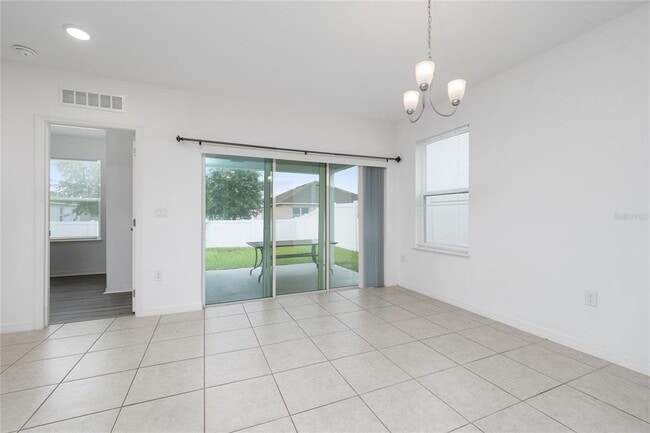 Building Photo - 557 Pawnee Ct