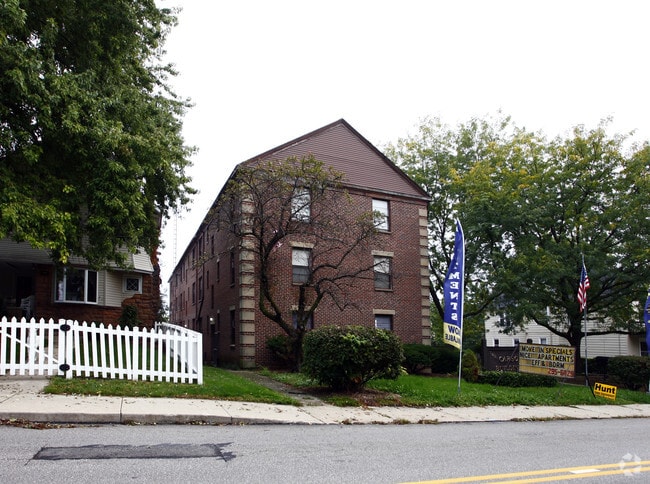 Building Photo - The Carson Building