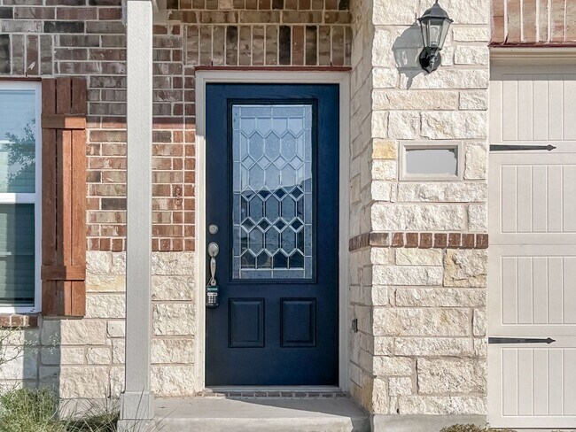 Building Photo - Beautifully Refreshed 3-Bedroom Home in Desirable Hightop Ridge