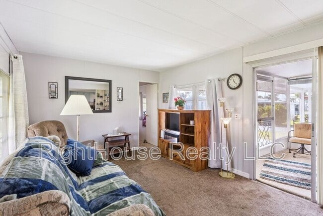 Building Photo - 77 Wildwood Ln