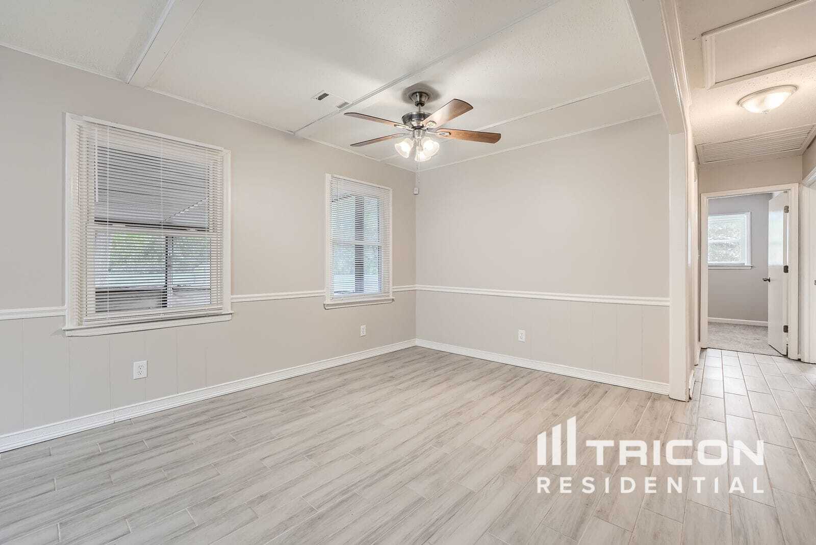 Building Photo - 5313 Larewood Dr