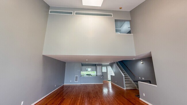 Building Photo - 2605 Calumet St