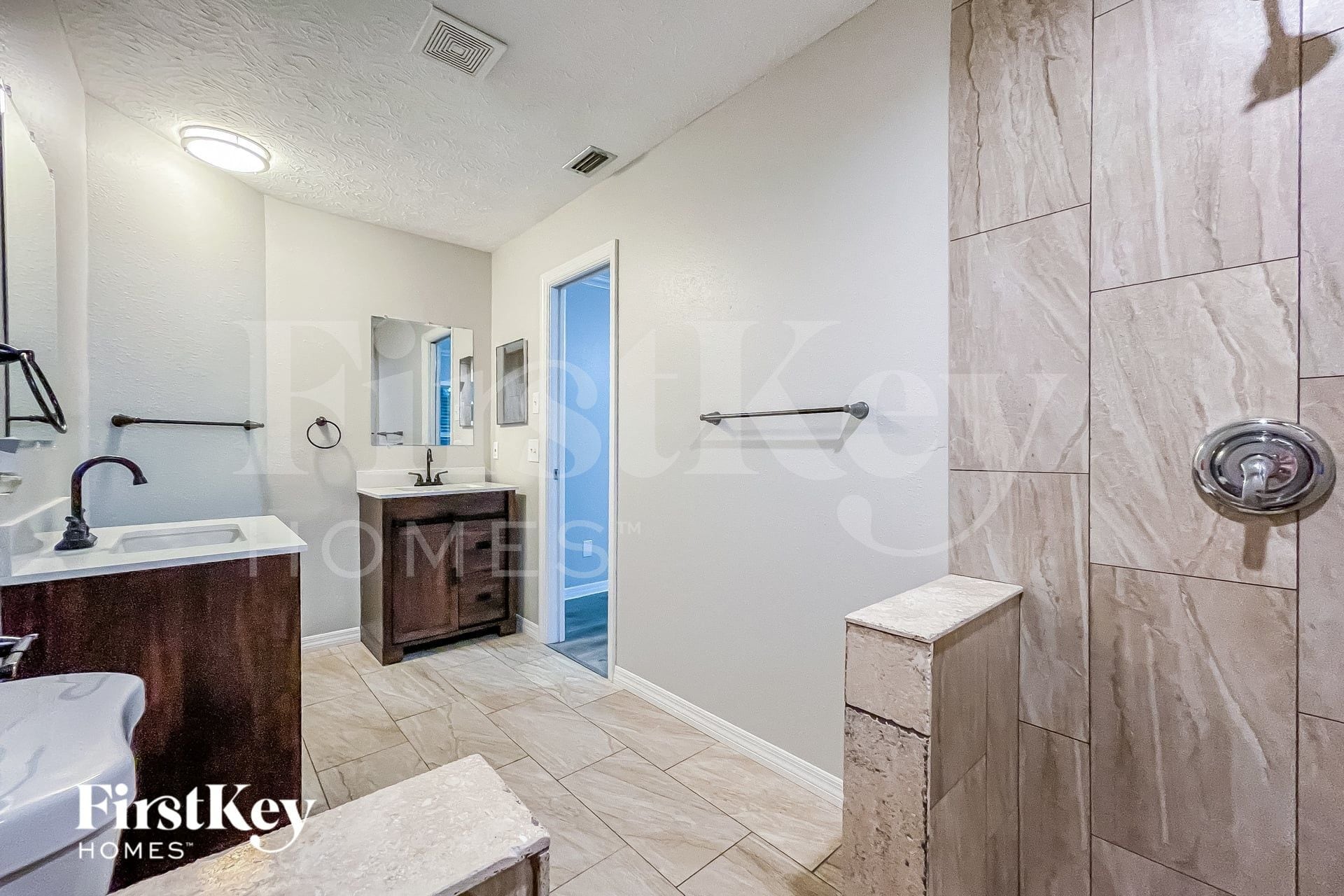 Building Photo - 7631 Tall Tree Ct