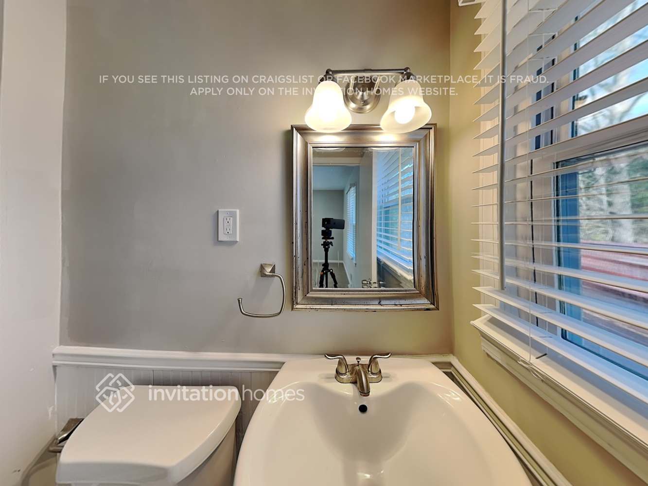 Building Photo - 3648 Fairlane Dr