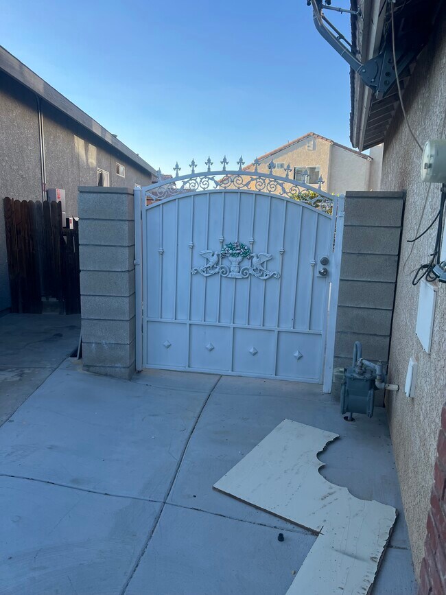 Building Photo - 13250 Sundance Cir