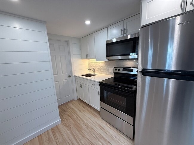 Building Photo - 68 Post N Rail Ave