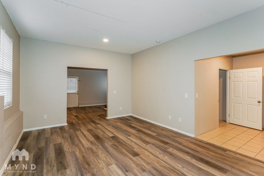 Building Photo - 252 Cedarview Dr