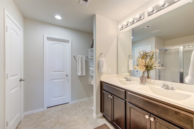 Building Photo - 29326 Dunns Creek Ct