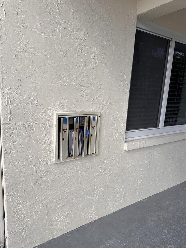 Building Photo - 6591 SW 46th St