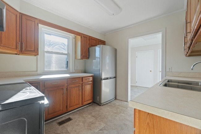 Building Photo - 2 Bed 1 Bath for Rent in Norfolk