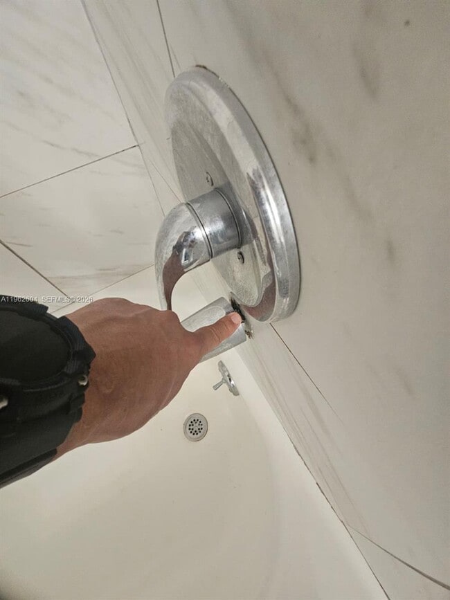 Building Photo - 177 Lakeview Dr