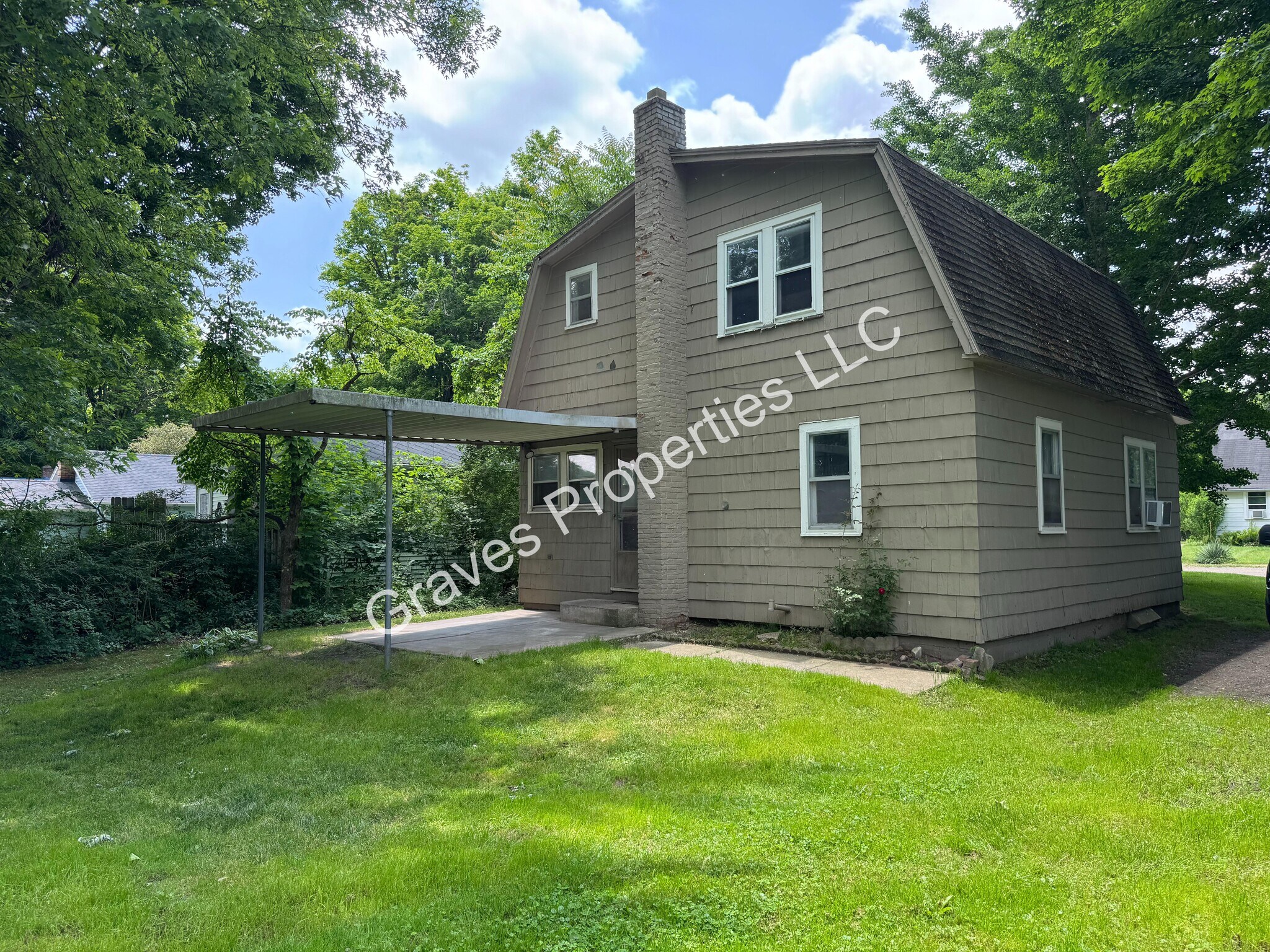 Back of house/porch - 515 Hillcrest Rd