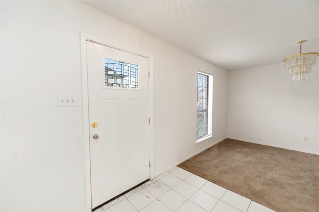 Building Photo - 13834 Trumpetvine St