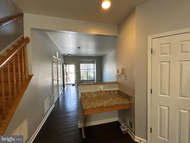 Building Photo - 2423 Dew Meadow Ct