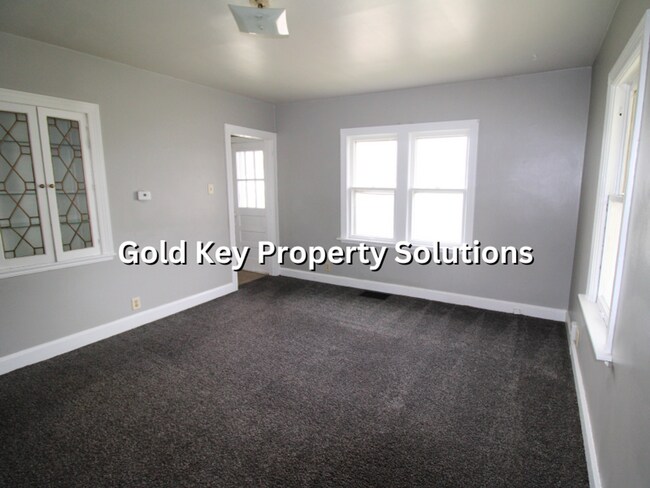 Building Photo - 2 BR 1 BA House with 2 Covered Porches and Huge Garage (NO SECTION 8)