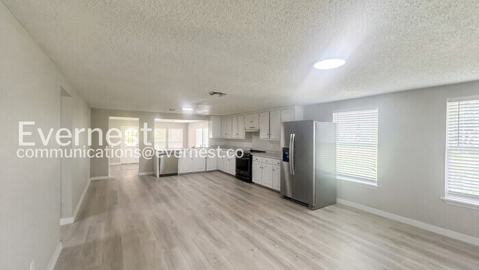 Building Photo - 1224 Plum St