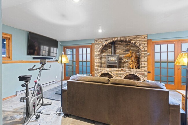 Building Photo - Garage! Pets negotiable! Multiple living spaces!  Available to see on 5/12!