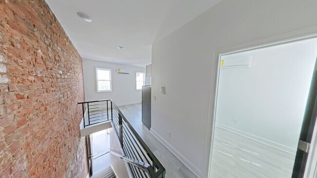Building Photo - 3510 N Mascher St