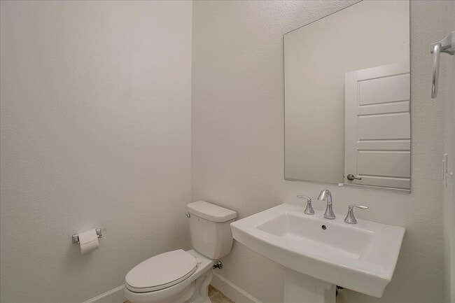 Building Photo - FULLY FURNISHED - ALMOST NEW 4 BED, 2.5 BATHS, 2 CAR GARAGE, 1 STORY IN NORTH LAKE COMMUNITY, NOR...