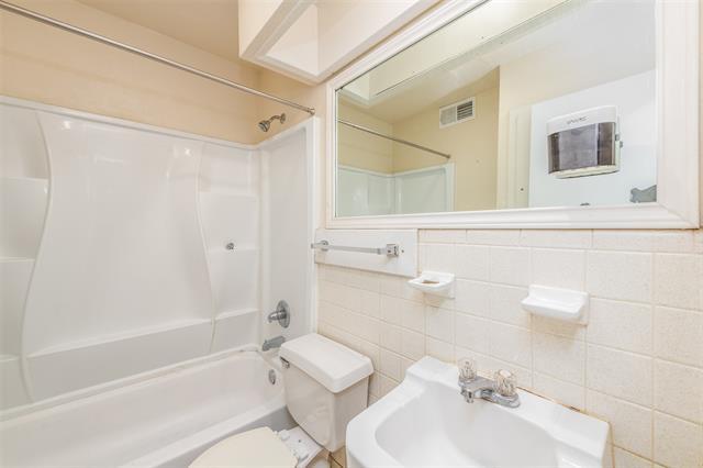 Building Photo - 1816 E Tucker Blvd