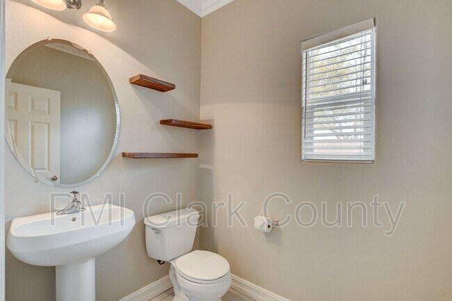 Building Photo - 8912 Ochoa St
