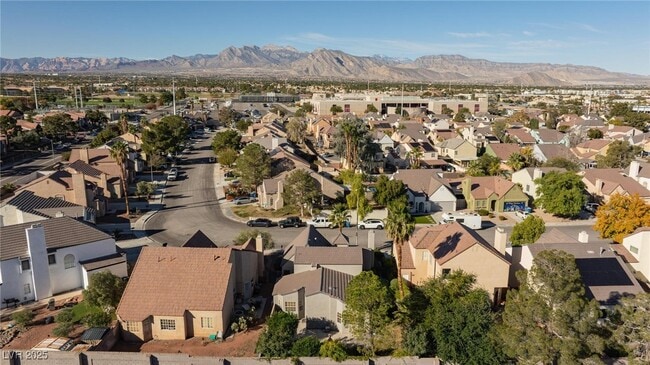 Building Photo - 2208 Ladue Dr