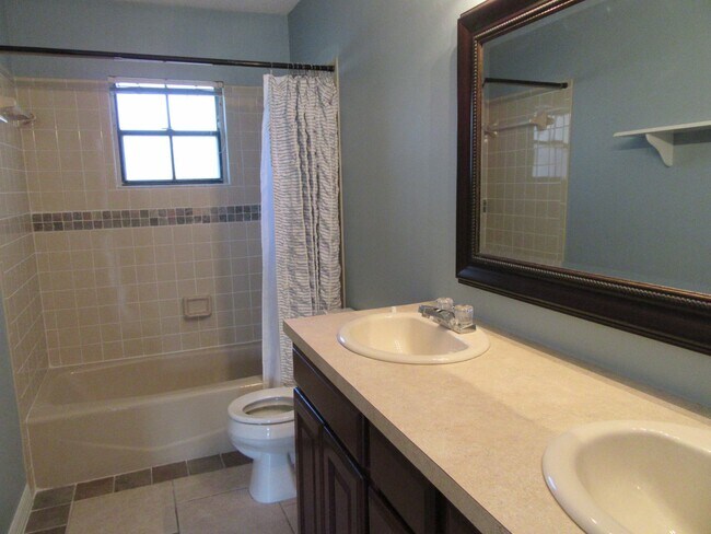 Building Photo - Charming 3/2 home in NE Ocala