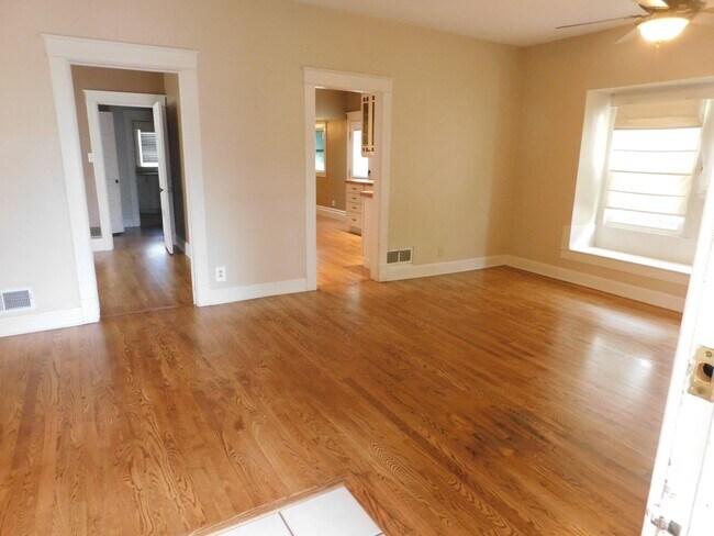 Building Photo - LARGE 3 bed 2 bath home in downtown GJ!!!!