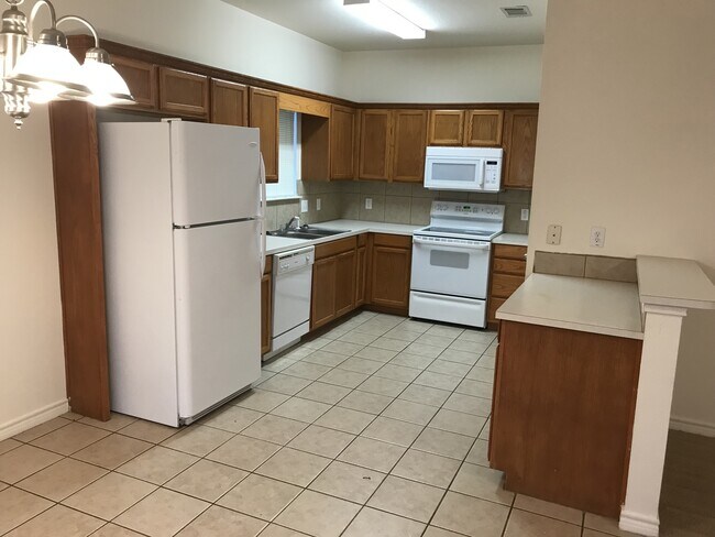 Building Photo - Duplex