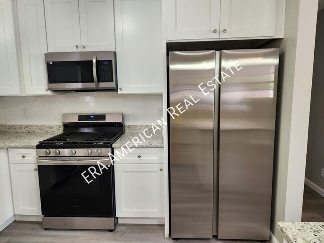 Building Photo - 503 W Griffith Ave