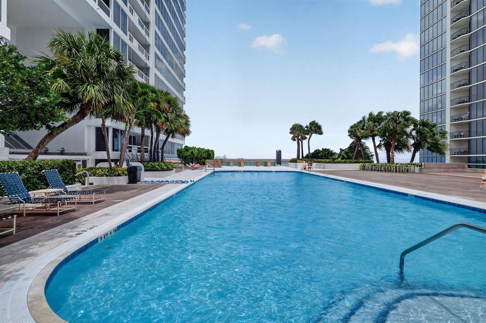 Building Photo - 1717 N Bayshore Dr