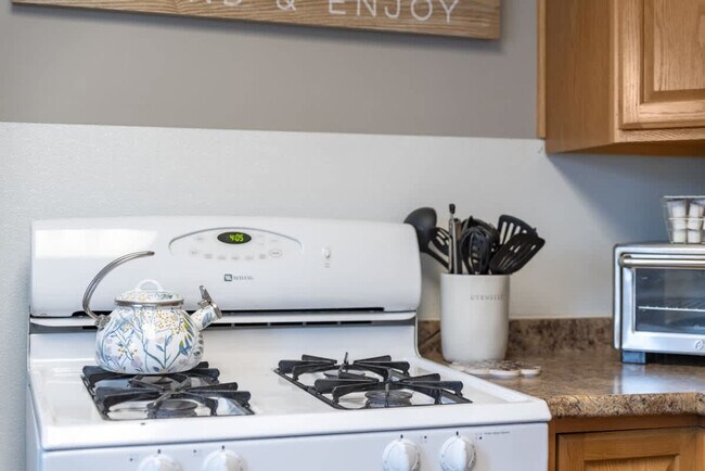 Building Photo - 3175 Rocky River Dr