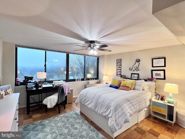 Building Photo - 600 Roosevelt Blvd