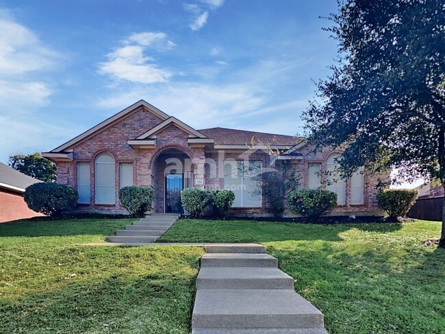 Building Photo - 532 N Parks Dr