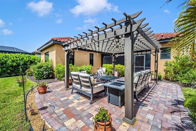 Building Photo - 26858 Weiskopf Dr
