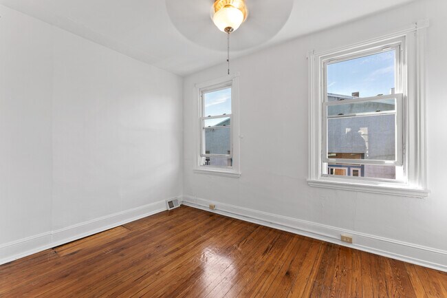 Building Photo - 1139 Titan St