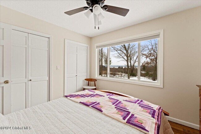 Building Photo - 7 Hill Rd