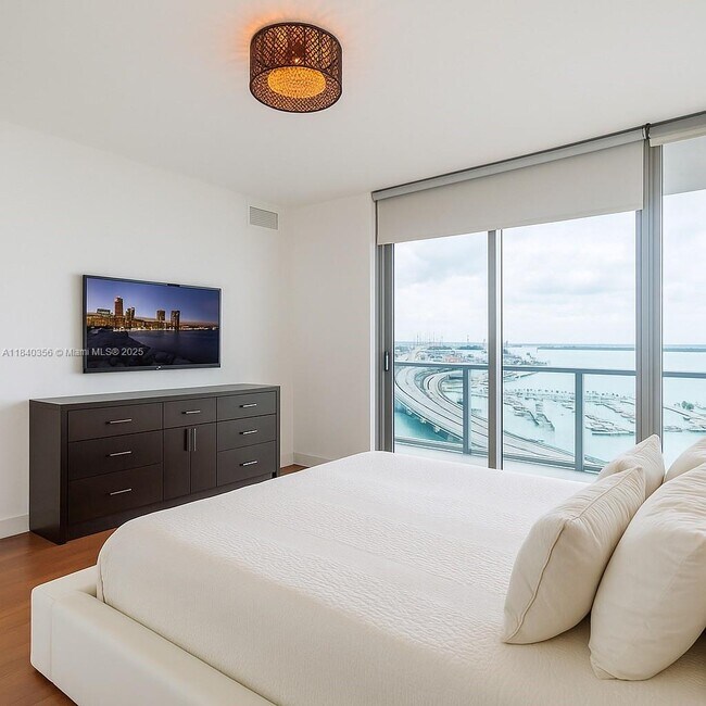 Building Photo - 888 Biscayne Blvd