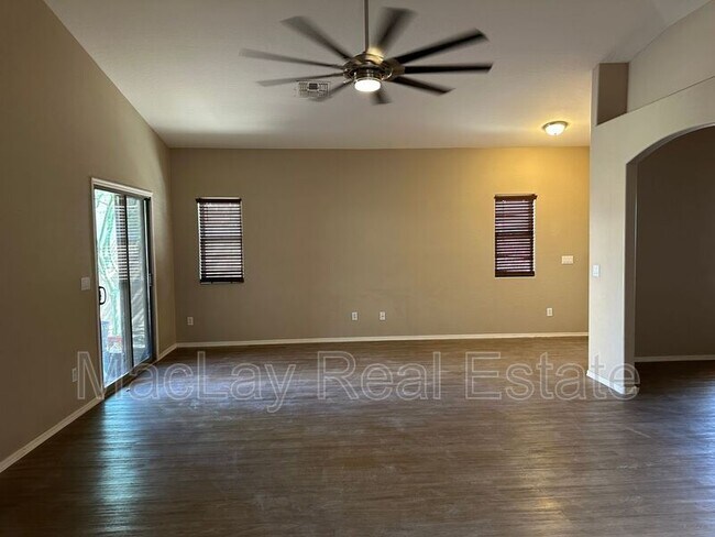 Building Photo - 1746 E Chaparral Dr