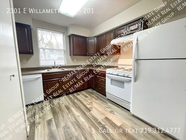 Building Photo - 2101 E Willamette Ave