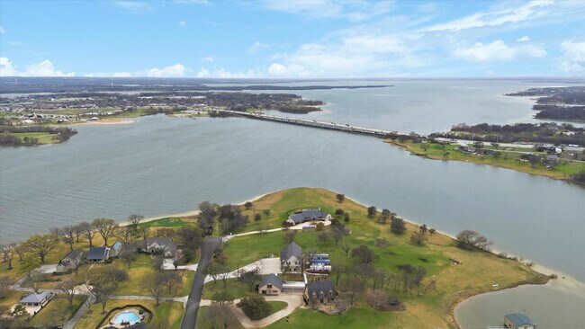 Building Photo - 1207 Shahan Prairie Rd