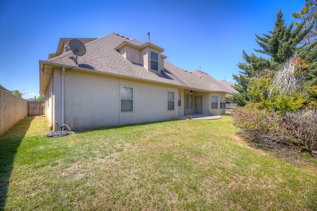 Building Photo - 11841 S Pittsburg Ave